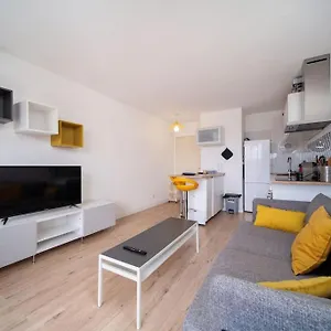 Appartement Equipe Climatise Terrasse Hopital De La Timone, Marseille